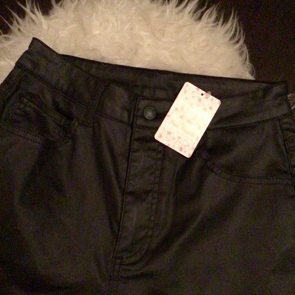 NEW! We the Free Pacifica coated jeans - Picture 4 of 8